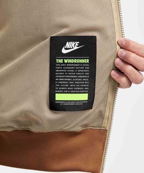 NIKE（ナイキ）の「ナイキ スポーツウェア ウィンドランナー フーデッド ジャケット / Nike Sportswear Windrunner Men's Hooded Jacket DA0002-281 LIGHT BRITISH TAN（マウンテンパーカー・メンズ・ライトブラウン・2XL/L/M/S/XL）」の17枚目の写真