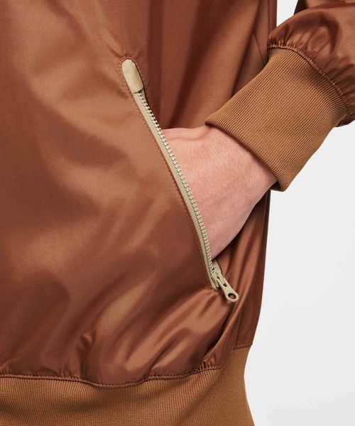 NIKE（ナイキ）の「ナイキ スポーツウェア ウィンドランナー フーデッド ジャケット / Nike Sportswear Windrunner Men's Hooded Jacket DA0002-281 LIGHT BRITISH TAN（マウンテンパーカー・メンズ・ライトブラウン・2XL/L/M/S/XL）」の7枚目の写真