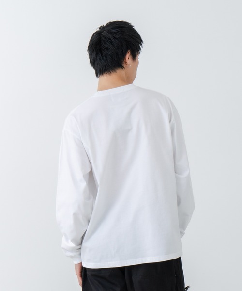 OUTDOOR EXCHANGE（アウトドアエクスチェンジ）の「【OUTDOOR EXCHANGE/アウトドアエクスチェンジ】ウェーブプリントクルーネックロンT オーバーサイズ（Tシャツ/カットソー・メンズ・ホワイト/ブラック・MEDIUM/LARGE）」の21枚目の写真