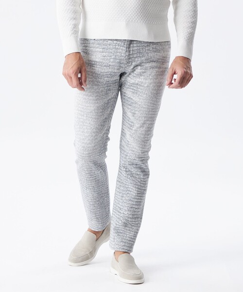 EPOCA UOMO(エポカウォモ)の「クロコダイルデニムパンツ(デニムパンツ・メンズ・ネイビー/オフホワイト・46/48)」の1枚目の写真