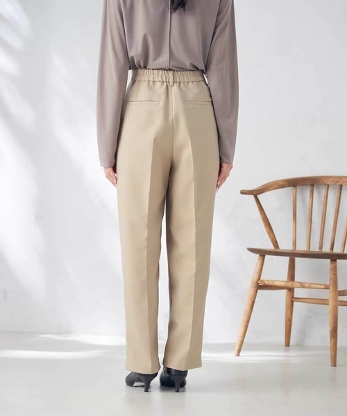 a.v.v（アーヴェヴェ）の「タックワイドテーパードパンツ（その他パンツ・レディース・ベージュ・40/38/36）」の10枚目の写真