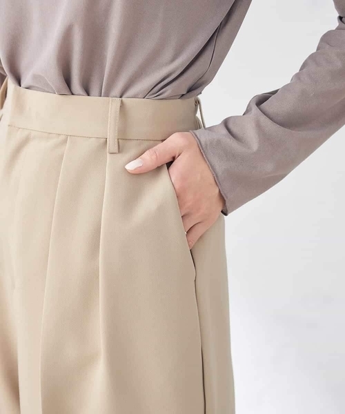 a.v.v（アーヴェヴェ）の「タックワイドテーパードパンツ（その他パンツ・レディース・ベージュ・40/38/36）」の13枚目の写真