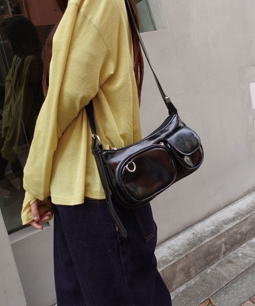 CORNERS(コーナーズ)の「ダブルポケットショルダーバッグ(ショルダーバッグ・レディース・ブラック/ベージュ・FREE)」の19枚目の写真