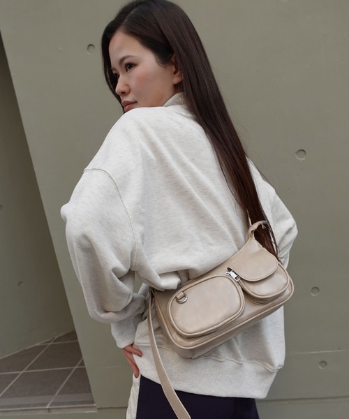 CORNERS(コーナーズ)の「ダブルポケットショルダーバッグ(ショルダーバッグ・レディース・ブラック/ベージュ・FREE)」の14枚目の写真