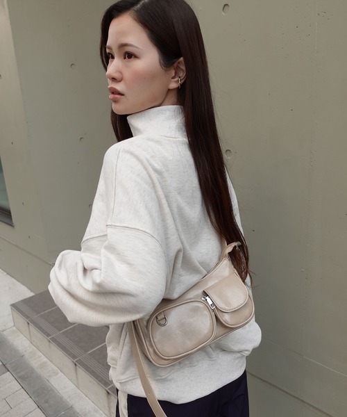 CORNERS(コーナーズ)の「ダブルポケットショルダーバッグ(ショルダーバッグ・レディース・ブラック/ベージュ・FREE)」の15枚目の写真