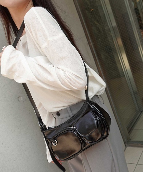 CORNERS(コーナーズ)の「ダブルポケットショルダーバッグ(ショルダーバッグ・レディース・ブラック/ベージュ・FREE)」の5枚目の写真