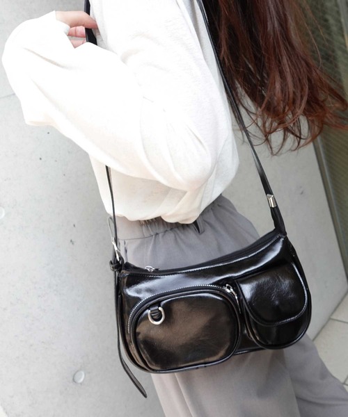 CORNERS(コーナーズ)の「ダブルポケットショルダーバッグ(ショルダーバッグ・レディース・ブラック/ベージュ・FREE)」の6枚目の写真