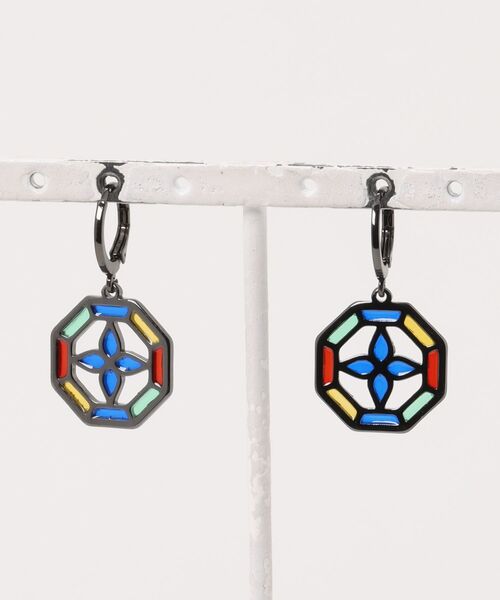 チャイハネ(チャイハネ)の「【チャイハネ】ミナレッドMEN'Sピアス(ピアス(両耳用)・メンズ・ブラック×レッド/マルチ/レッド/ブラウン/レインボー/グリーン/ターコイズブルー/ブルー/ブラック/パープル・FREE)」の9枚目の写真