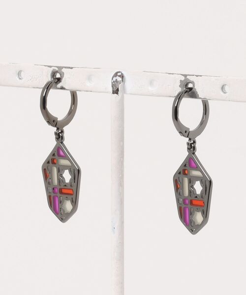チャイハネ(チャイハネ)の「【チャイハネ】ミナレッドMEN'Sピアス(ピアス(両耳用)・メンズ・ブラック×レッド/マルチ/レッド/ブラウン/レインボー/グリーン/ターコイズブルー/ブルー/ブラック/パープル・FREE)」の11枚目の写真