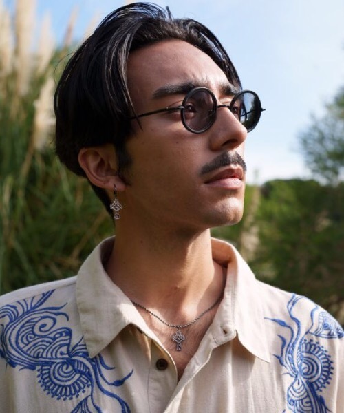 チャイハネ(チャイハネ)の「【チャイハネ】ミナレッドMEN'Sピアス(ピアス(両耳用)・メンズ・ブラック×レッド/マルチ/レッド/ブラウン/レインボー/グリーン/ターコイズブルー/ブルー/ブラック/パープル・FREE)」の15枚目の写真