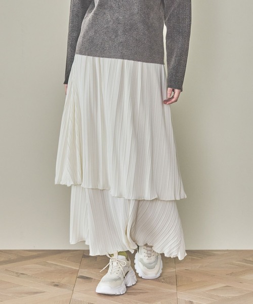 LAKOLE（ラコレ）の「プリーツティアードスカート / 319092（スカート・レディース・ブラック/グレー/オフホワイト/イエロー・FREE）」の2枚目の写真