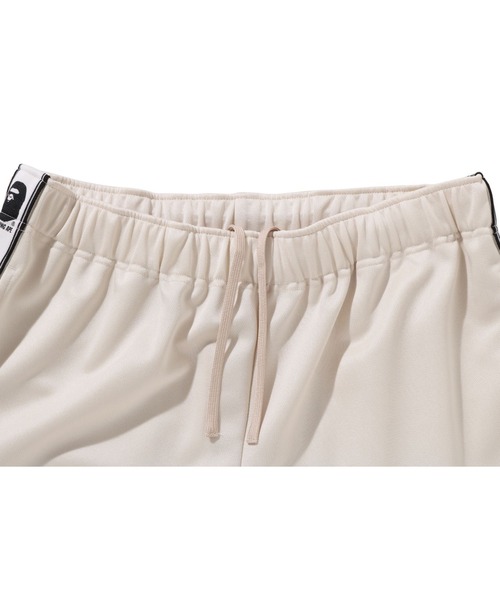 A BATHING APE(アベイシングエイプ)の「BAPE RELAXED FIT TRACK PANTS(その他パンツ・メンズ・ブラック/アイボリー・X-LARGE/MEDIUM/XX-LARGE/LARGE/SMALL)」の13枚目の写真