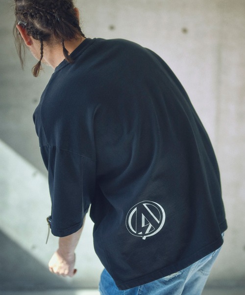 ADAM PATEK（アダムパテック）の「ADAMPATEK/shadow logo short sleeve T/シャドウロゴプリントTシャツ（Tシャツ/カットソー・メンズ・オレンジ/ホワイト/ブラック・1/2）」の5枚目の写真