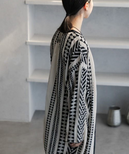 URBAN RESEARCH DOORS(アーバンリサーチドアーズ)の「ジャガード柄ガウンワンピース(ワンピース・レディース・ナチュラル・MEDIUM)」の5枚目の写真