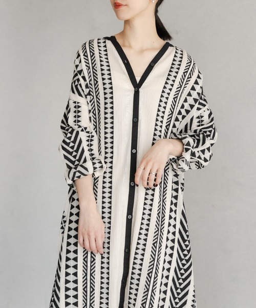 URBAN RESEARCH DOORS(アーバンリサーチドアーズ)の「ジャガード柄ガウンワンピース(ワンピース・レディース・ナチュラル・MEDIUM)」の9枚目の写真