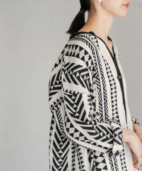 URBAN RESEARCH DOORS(アーバンリサーチドアーズ)の「ジャガード柄ガウンワンピース(ワンピース・レディース・ナチュラル・MEDIUM)」の11枚目の写真