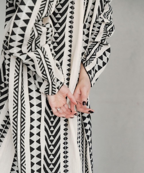 URBAN RESEARCH DOORS(アーバンリサーチドアーズ)の「ジャガード柄ガウンワンピース(ワンピース・レディース・ナチュラル・MEDIUM)」の12枚目の写真