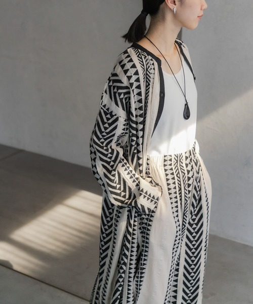 URBAN RESEARCH DOORS(アーバンリサーチドアーズ)の「ジャガード柄ガウンワンピース(ワンピース・レディース・ナチュラル・MEDIUM)」の14枚目の写真