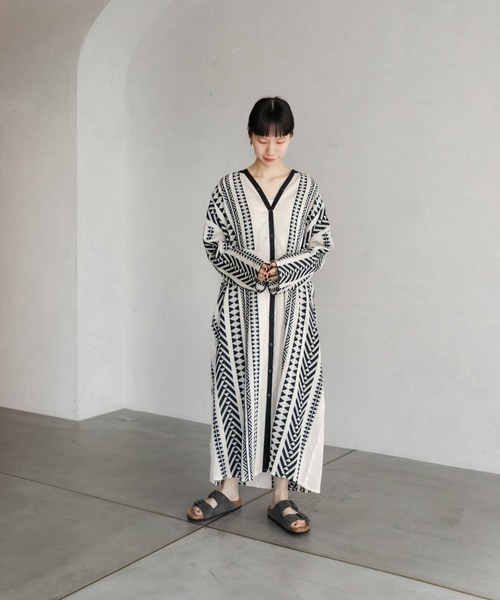 URBAN RESEARCH DOORS(アーバンリサーチドアーズ)の「ジャガード柄ガウンワンピース(ワンピース・レディース・ナチュラル・MEDIUM)」の16枚目の写真