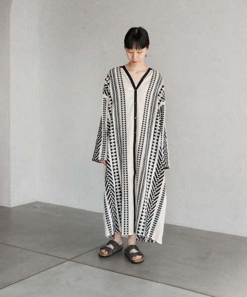 URBAN RESEARCH DOORS(アーバンリサーチドアーズ)の「ジャガード柄ガウンワンピース(ワンピース・レディース・ナチュラル・MEDIUM)」の18枚目の写真