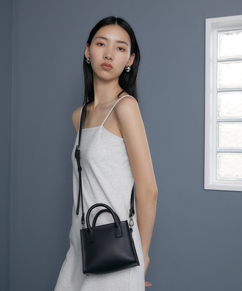 somlu.(ソンムル)の「【somlu.】スクエアミニショルダーバッグ(ショルダーバッグ・レディース・ブラウン/ブラック・FREE)」の9枚目の写真