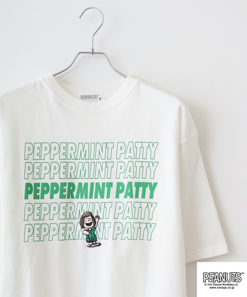 PEANUTS(ピーナッツ)の「PEANUTS ロゴ柄へビーウエイトドロップショルダーTシャツ(Tシャツ/カットソー・メンズ・オフホワイト/ネイビー/イエロー/レッド・S/M/L/LL)」の2枚目の写真