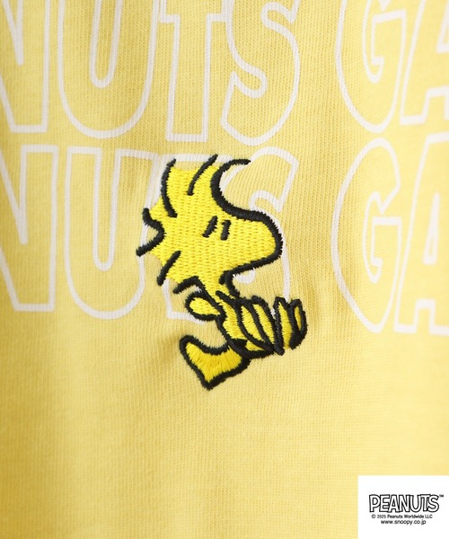 PEANUTS(ピーナッツ)の「PEANUTS ロゴ柄へビーウエイトドロップショルダーTシャツ(Tシャツ/カットソー・メンズ・オフホワイト/ネイビー/イエロー/レッド・S/M/L/LL)」の8枚目の写真