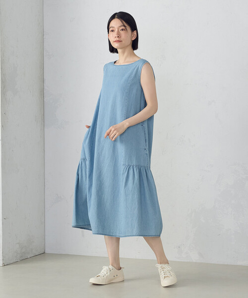 ONIGIRI（オニギリ）の「デイリーリラックス ノースリーブワンピース デニム（ワンピース・レディース・サックスブルー/ネイビー・MEDIUM/LARGE）」の8枚目の写真
