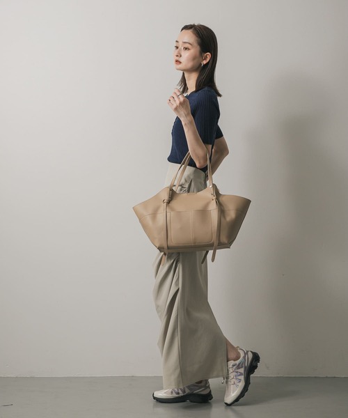 SENSE OF PLACE by URBAN RESEARCH(センスオブプレイスバイアーバンリサーチ)の「アウトポケットトートバッグ(トートバッグ・レディース・アイボリー/ブラック/ベージュ・ONE)」の4枚目の写真