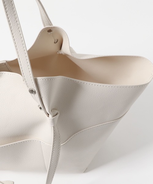 SENSE OF PLACE by URBAN RESEARCH(センスオブプレイスバイアーバンリサーチ)の「アウトポケットトートバッグ(トートバッグ・レディース・アイボリー/ブラック/ベージュ・ONE)」の15枚目の写真