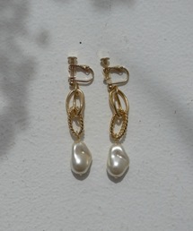 et.UNiVER（エトユニベール）の「Hoop chain earrings（イヤリング）」
