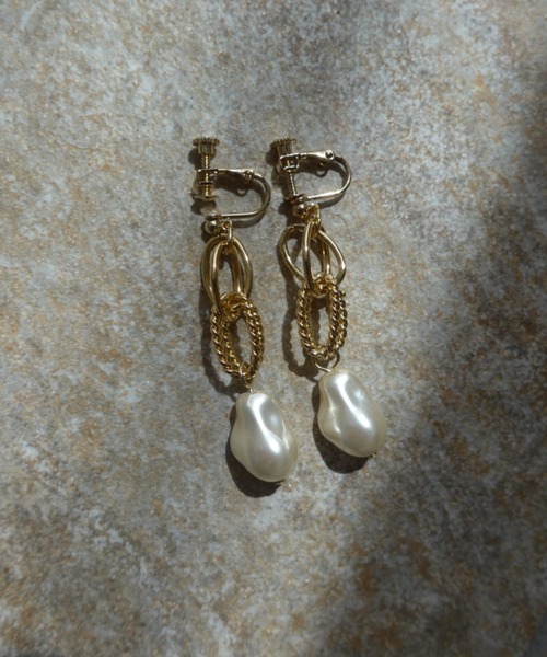 et.UNiVER（エトユニベール）の「Hoop chain earrings（イヤリング・レディース・ゴールド/シルバー・FREE）」の5枚目の写真
