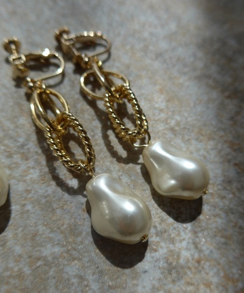 et.UNiVER（エトユニベール）の「Hoop chain earrings（イヤリング・レディース・ゴールド/シルバー・FREE）」の7枚目の写真