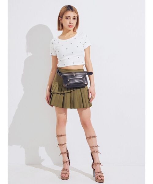 EVRIS（エヴリス）の「エンブロイダリーショートTシャツ（Tシャツ/カットソー・レディース・レッド/ホワイト/ブラック/カーキ・FREE）」の18枚目の写真