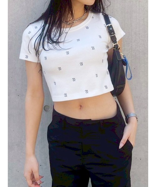 EVRIS（エヴリス）の「エンブロイダリーショートTシャツ（Tシャツ/カットソー・レディース・レッド/ホワイト/ブラック/カーキ・FREE）」の2枚目の写真