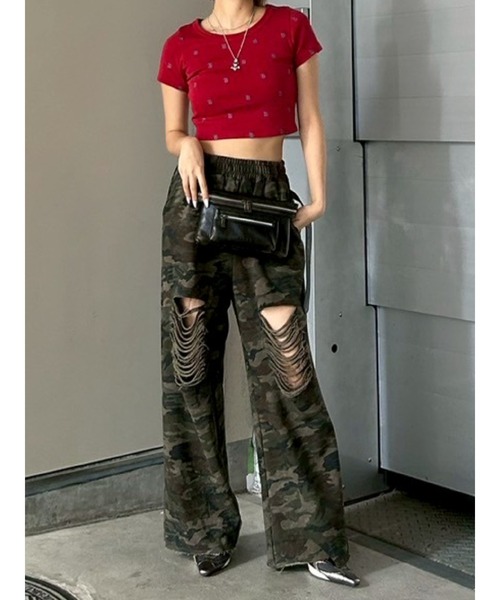 EVRIS（エヴリス）の「エンブロイダリーショートTシャツ（Tシャツ/カットソー・レディース・レッド/ホワイト/ブラック/カーキ・FREE）」の7枚目の写真