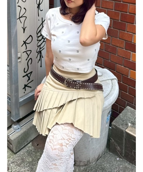 EVRIS（エヴリス）の「エンブロイダリーショートTシャツ（Tシャツ/カットソー・レディース・レッド/ホワイト/ブラック/カーキ・FREE）」の5枚目の写真