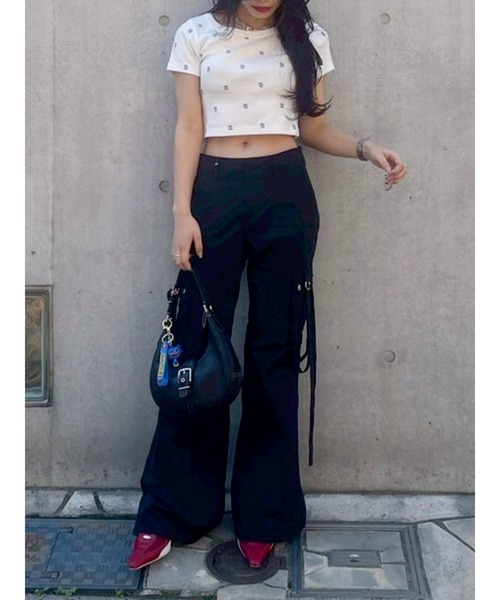 EVRIS（エヴリス）の「エンブロイダリーショートTシャツ（Tシャツ/カットソー・レディース・レッド/ホワイト/ブラック/カーキ・FREE）」の16枚目の写真