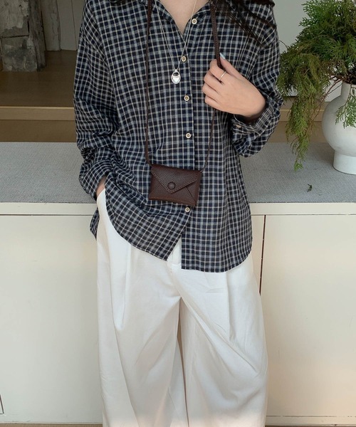 Chiina（チーナ）の「Chiina / 4Way ショルダーミニポーチ（ショルダーバッグ・レディース・ブラック/ライトブルー/キャメル/ブラウン/ホワイト/レッド/ベージュ・FREE）」の2枚目の写真