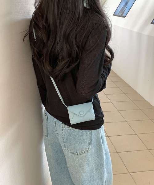 Chiina（チーナ）の「Chiina / 4Way ショルダーミニポーチ（ショルダーバッグ・レディース・ブラック/ライトブルー/キャメル/ブラウン/ホワイト/レッド/ベージュ・FREE）」の5枚目の写真