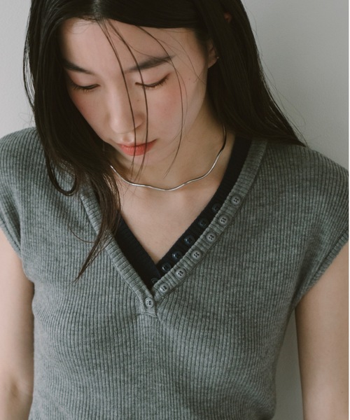 DRWCYS(ドロシーズ)の「レイヤードライクリブトップス(ニット/セーター・レディース・アイボリー/グレー・FREE)」の18枚目の写真