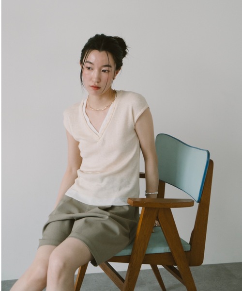 DRWCYS(ドロシーズ)の「レイヤードライクリブトップス(ニット/セーター・レディース・アイボリー/グレー・FREE)」の6枚目の写真