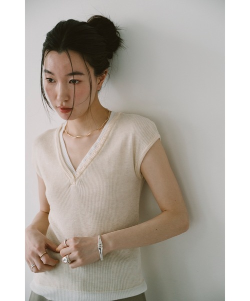 DRWCYS(ドロシーズ)の「レイヤードライクリブトップス(ニット/セーター・レディース・アイボリー/グレー・FREE)」の3枚目の写真