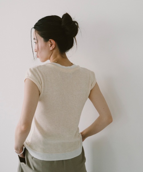 DRWCYS(ドロシーズ)の「レイヤードライクリブトップス(ニット/セーター・レディース・アイボリー/グレー・FREE)」の5枚目の写真