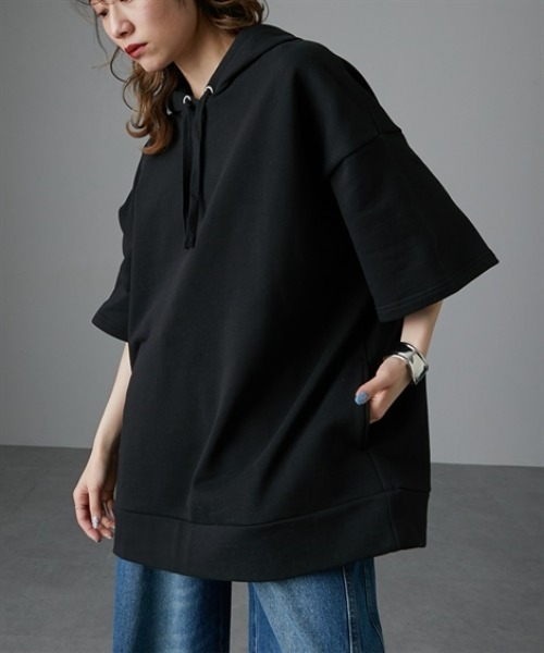 Soiunique（スワユニーク）の「綿１００％厚手素材ゆったりサイズフード付き半袖パーカー　［Soiunique］（パーカー・レディース・イエロー系/杢グレー/ブラック・S～Ｍ/L～LL）」の5枚目の写真