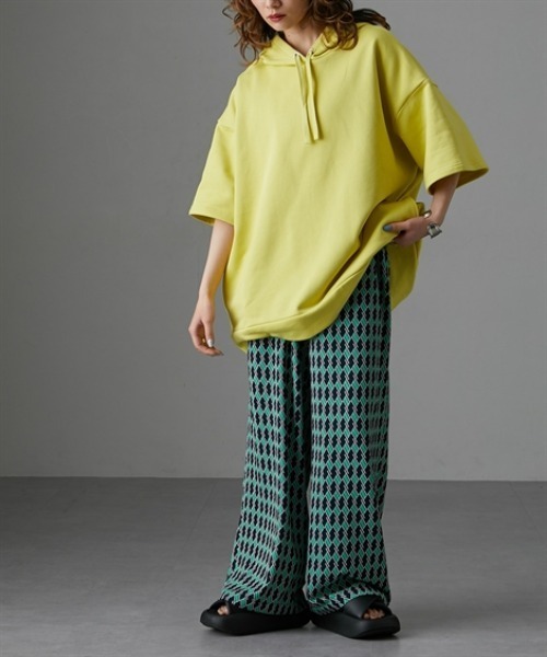 Soiunique（スワユニーク）の「綿１００％厚手素材ゆったりサイズフード付き半袖パーカー　［Soiunique］（パーカー・レディース・イエロー系/杢グレー/ブラック・S～Ｍ/L～LL）」の16枚目の写真