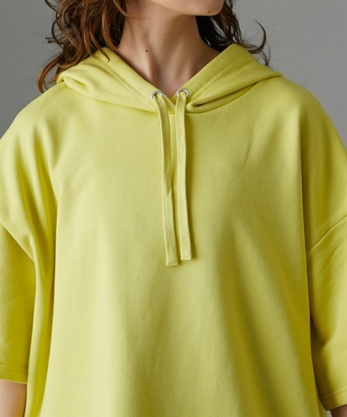 Soiunique（スワユニーク）の「綿１００％厚手素材ゆったりサイズフード付き半袖パーカー　［Soiunique］（パーカー・レディース・イエロー系/杢グレー/ブラック・S～Ｍ/L～LL）」の21枚目の写真