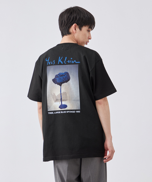 HEAR MY NAME（ヒアマイネーム）の「HEAR MY NAME別注 Yves Klein / イヴ・クライン アートTシャツ 黒（Tシャツ/カットソー・メンズ・ブラック・MEDIUM/LARGE）」の5枚目の写真