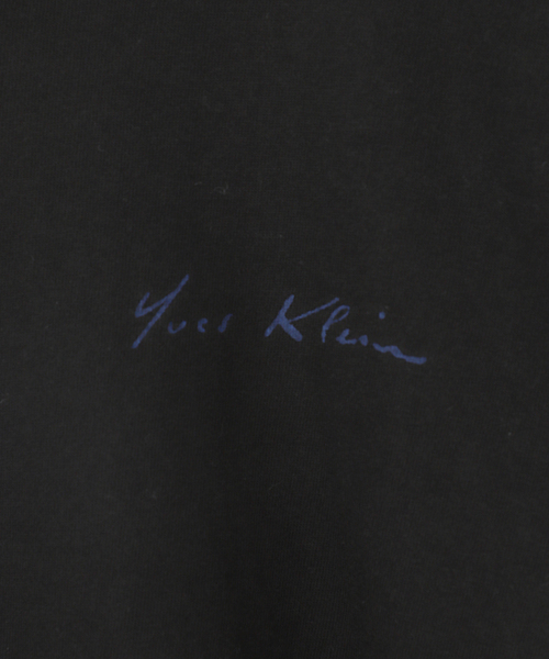 HEAR MY NAME（ヒアマイネーム）の「HEAR MY NAME別注 Yves Klein / イヴ・クライン アートTシャツ 黒（Tシャツ/カットソー・メンズ・ブラック・MEDIUM/LARGE）」の11枚目の写真