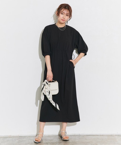 Pierrot(ピエロ)の「ウエストドロストデザインワンピース(ワンピース・レディース・ブラック/チャコール・PM/M/L)」の14枚目の写真
